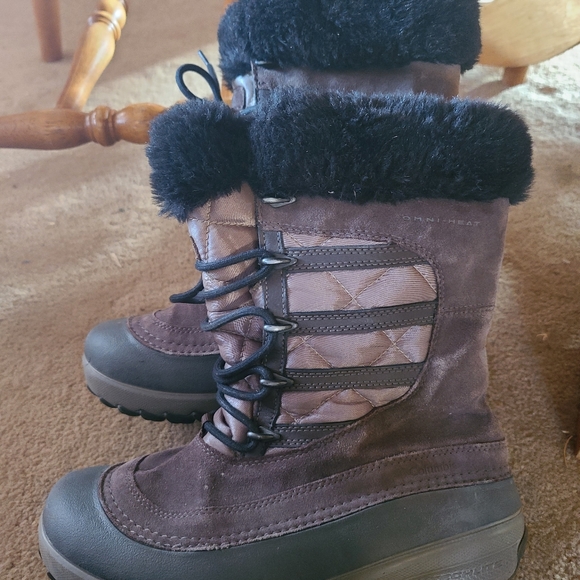 Columbia Women’s Size 8 Snow Boots - Picture 1 of 4